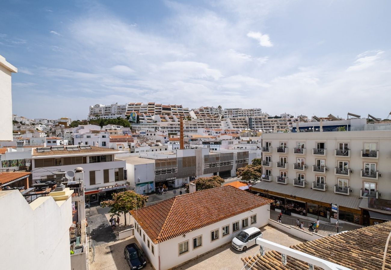 Apartment in Albufeira - SERAFIM BEACH APARTMENT - Heart of the Old Town 