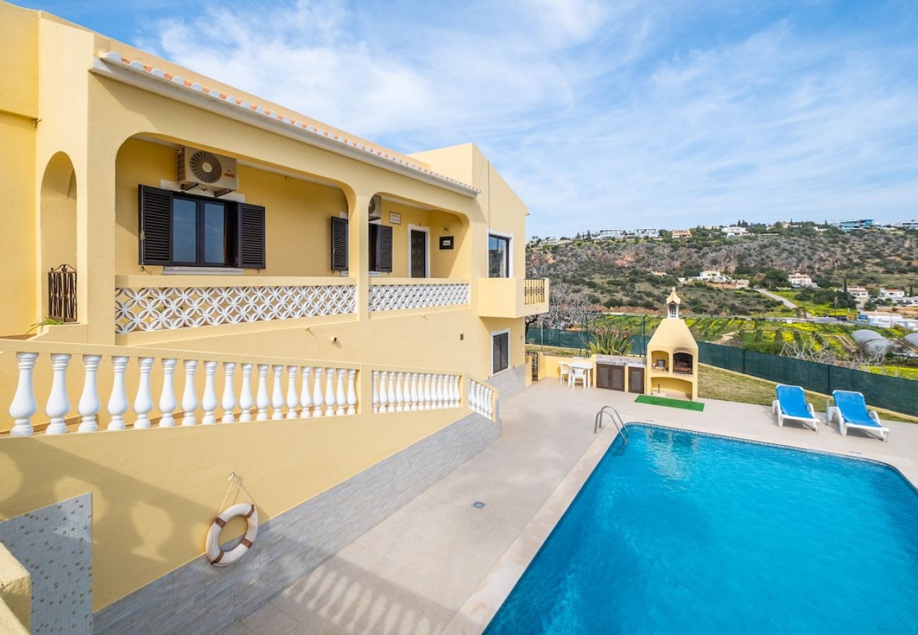 Villa in Albufeira - Villa Pinheiro - Marina View with Poolside Relaxation