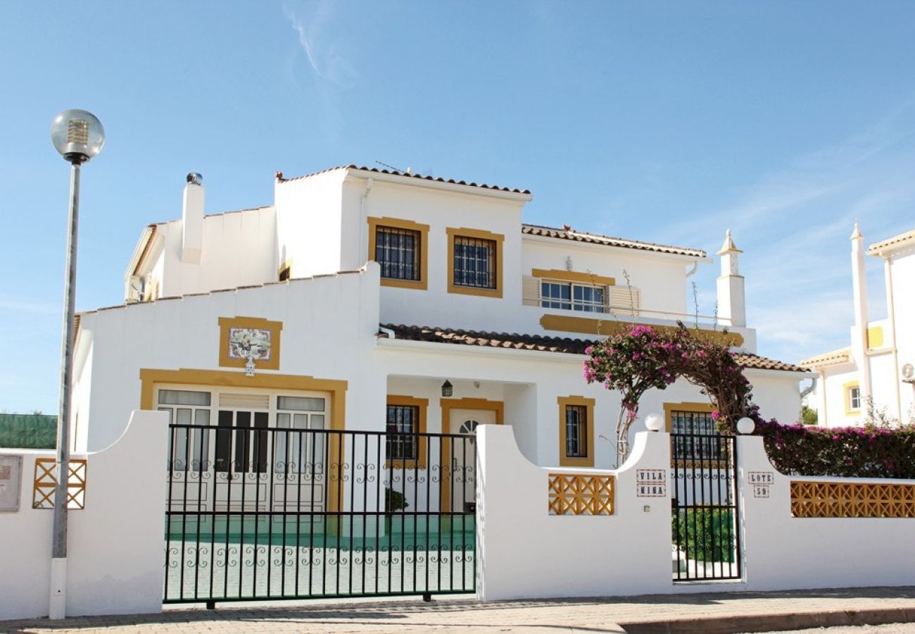 House in Albufeira - Villa Nina - Marina Waves & Poolside Bliss