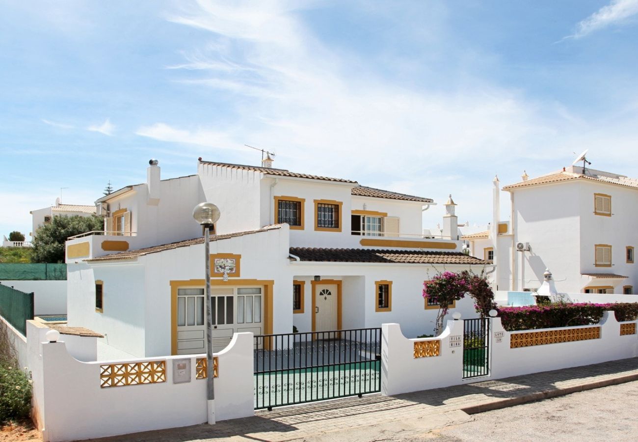 House in Albufeira - Villa Nina - Marina Waves & Poolside Bliss