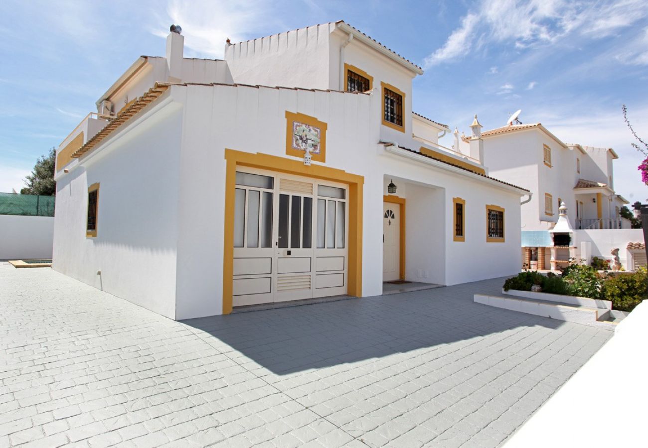 House in Albufeira - Villa Nina - Marina Waves & Poolside Bliss