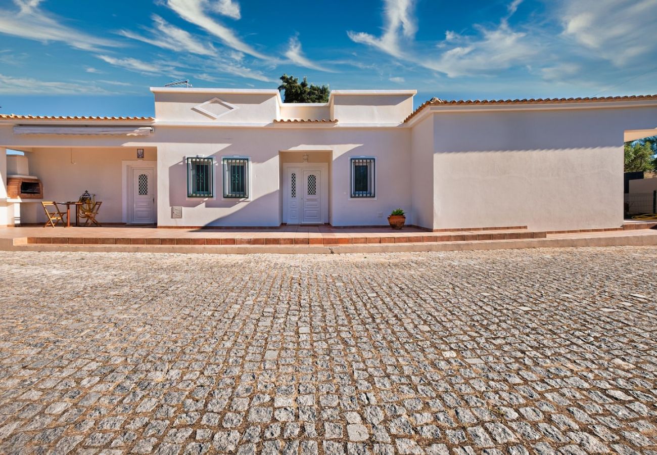 House in Pêra - Villa Sundays Countryside Pool Haven