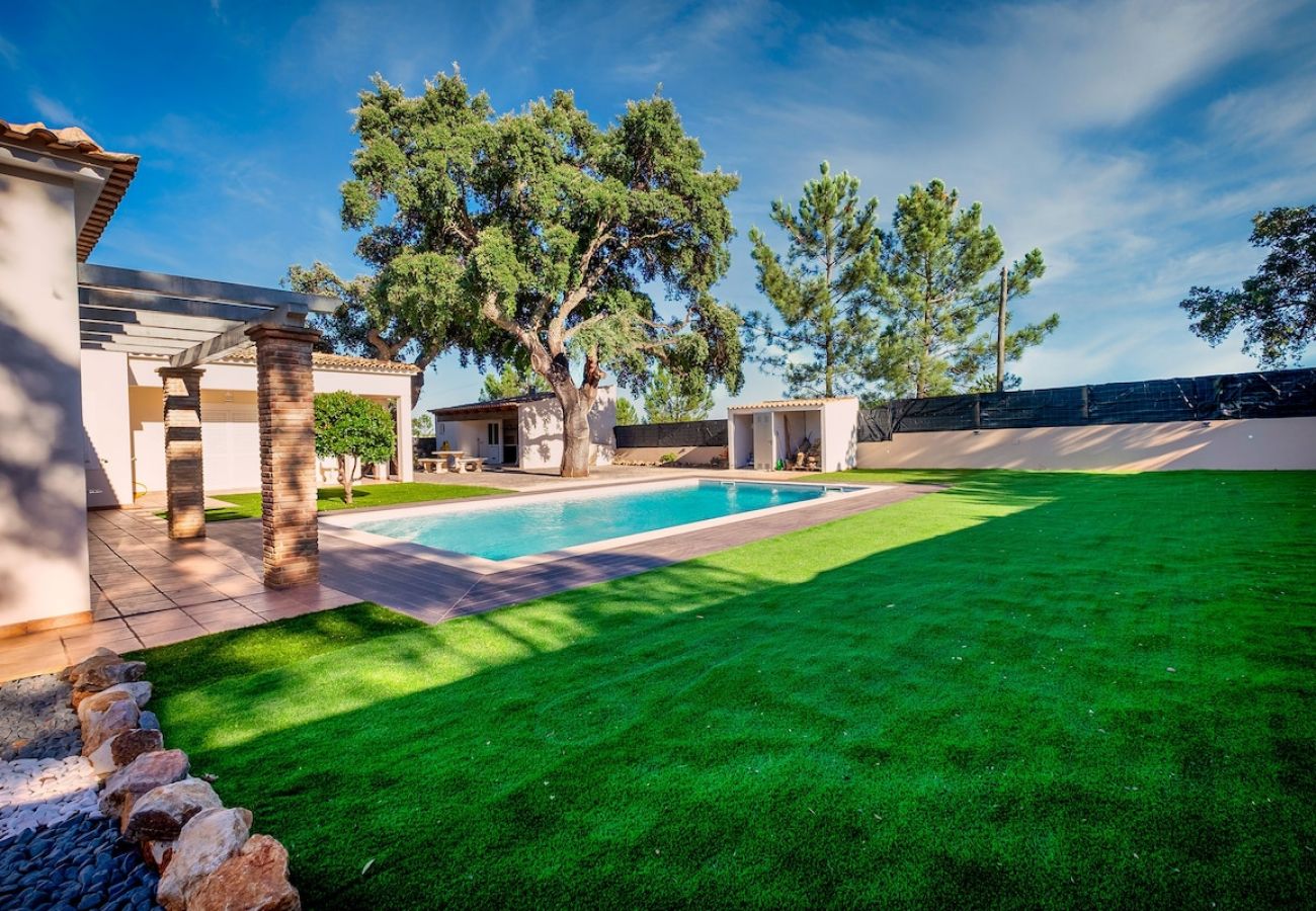 House in Pêra - Villa Sundays Countryside Pool Haven